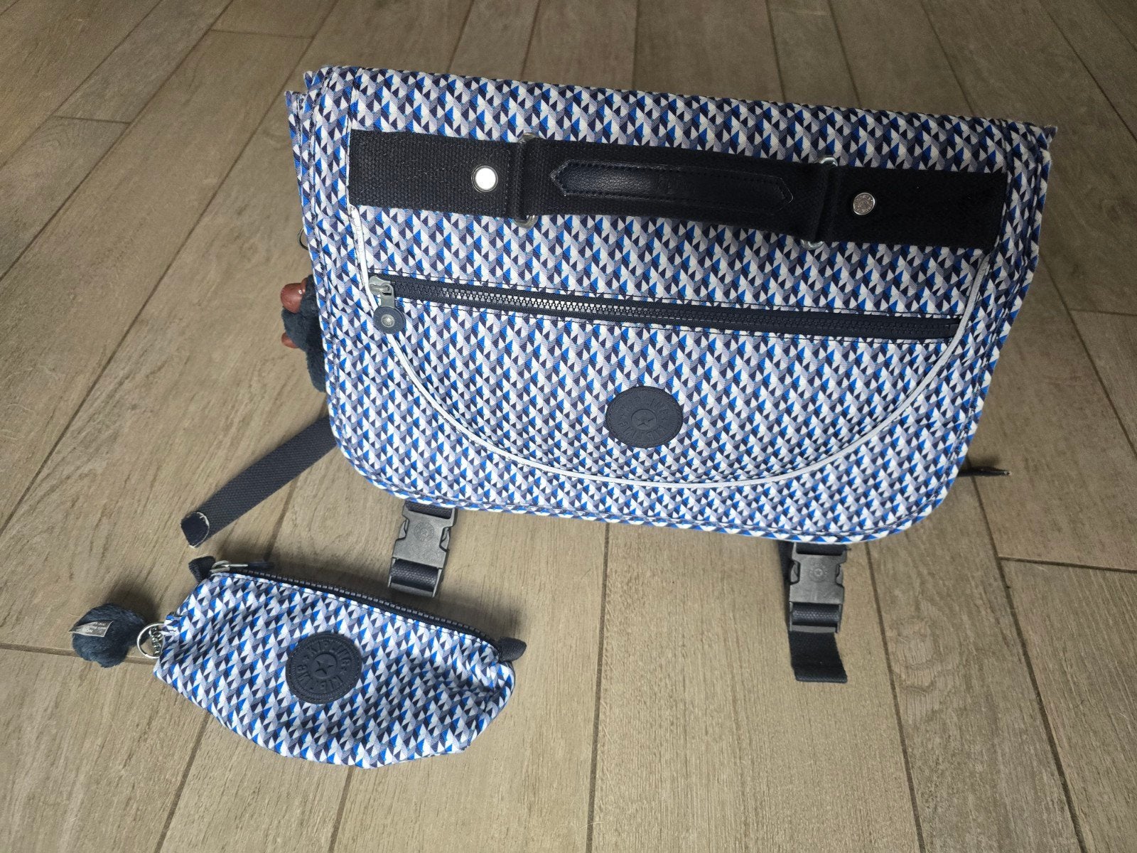 boekentas preppy met pennenzak en regenhoes, Ophalen of Verzenden, Zo goed als nieuw, Blauw, Rugtas