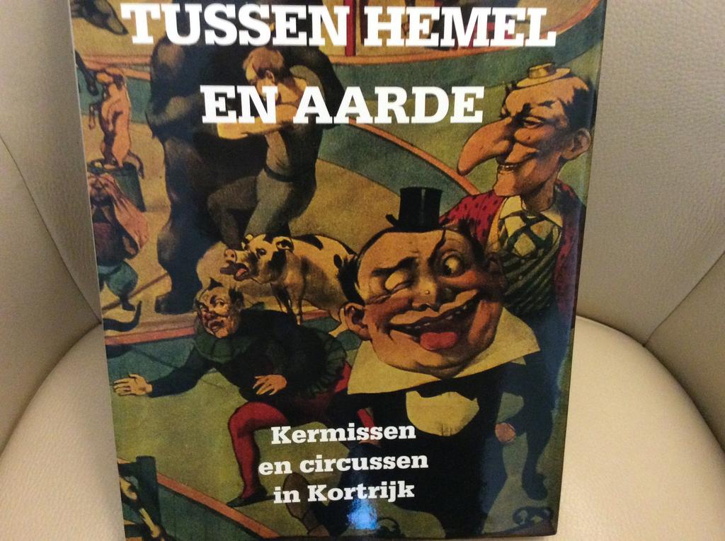 Kortrijk , kermis,boek, met foto’s,tussen hemel en aarde.., Boeken, Ophalen of Verzenden, Zo goed als nieuw