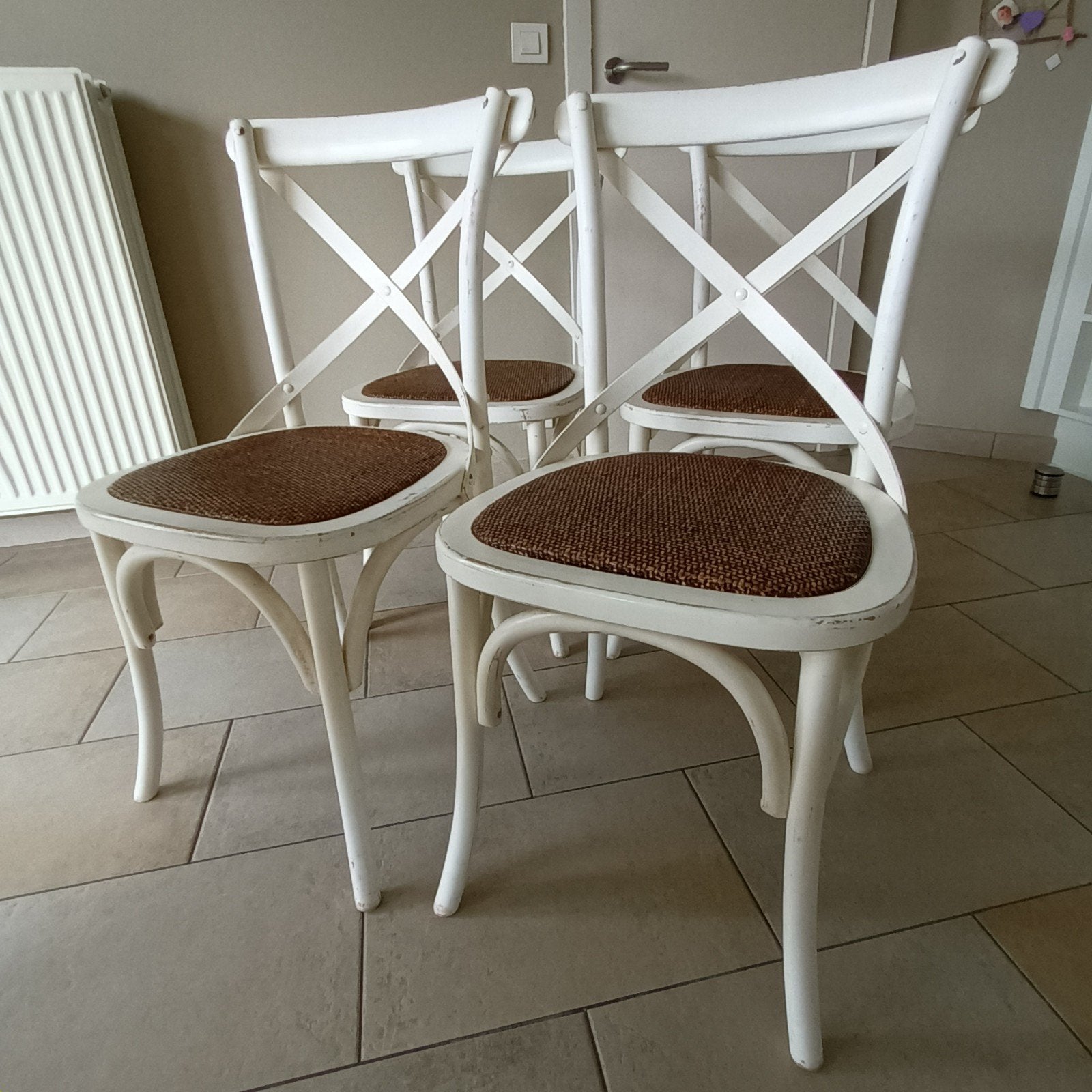 Set van 4 witte landelijke eetkamerstoelen – vintage look, Huis en Inrichting, Stoelen, Ophalen