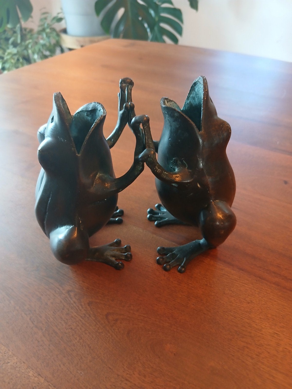 Statuette duo de grenouilles en bronze vintage / Petit vase, Enlèvement ou Envoi