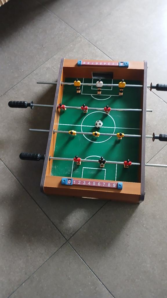 Tafel voetbal, Ophalen, Zo goed als nieuw