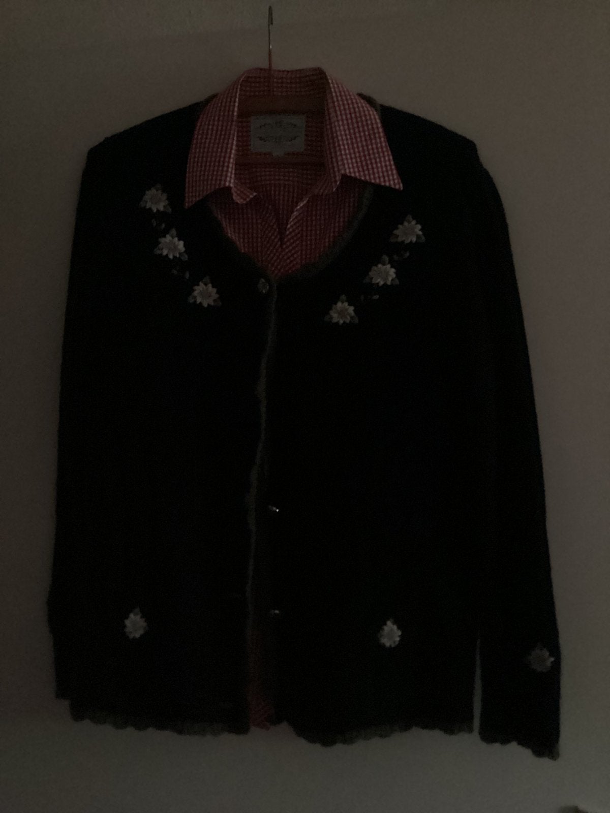 Zwarte gilet met edelweiss motieven en mooie boord, Ophalen