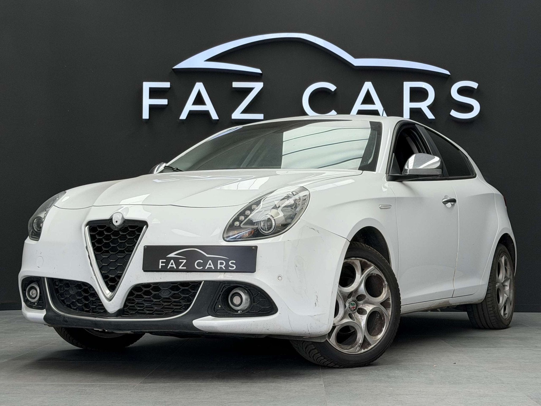 Alfa Romeo Giulietta 1.4 TB * VENTE MARCHAND * PROBLEME MOTE, Autos, Cuir, https://public.car-pass.be/vhr/d52522dd-4488-4083-8401-962fa260085b