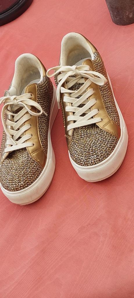 Snaekers maat 38 kurt geiger, Vêtements | Femmes, Kurt geiger, Enlèvement ou Envoi, Autres couleurs, Sneakers et Baskets