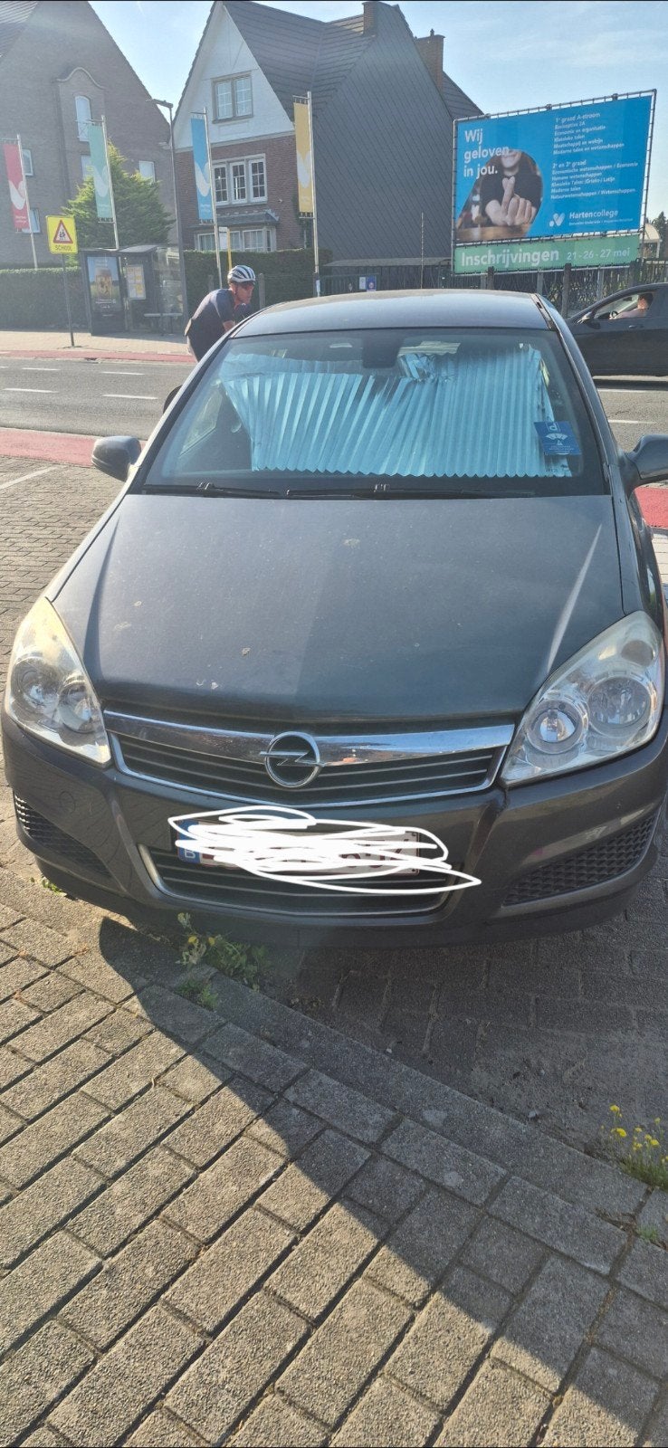 2009, motor 1.6, 248.000 kilometer, en de prijs is 2200 euro, Auto's, Opel, Particulier, Te koop