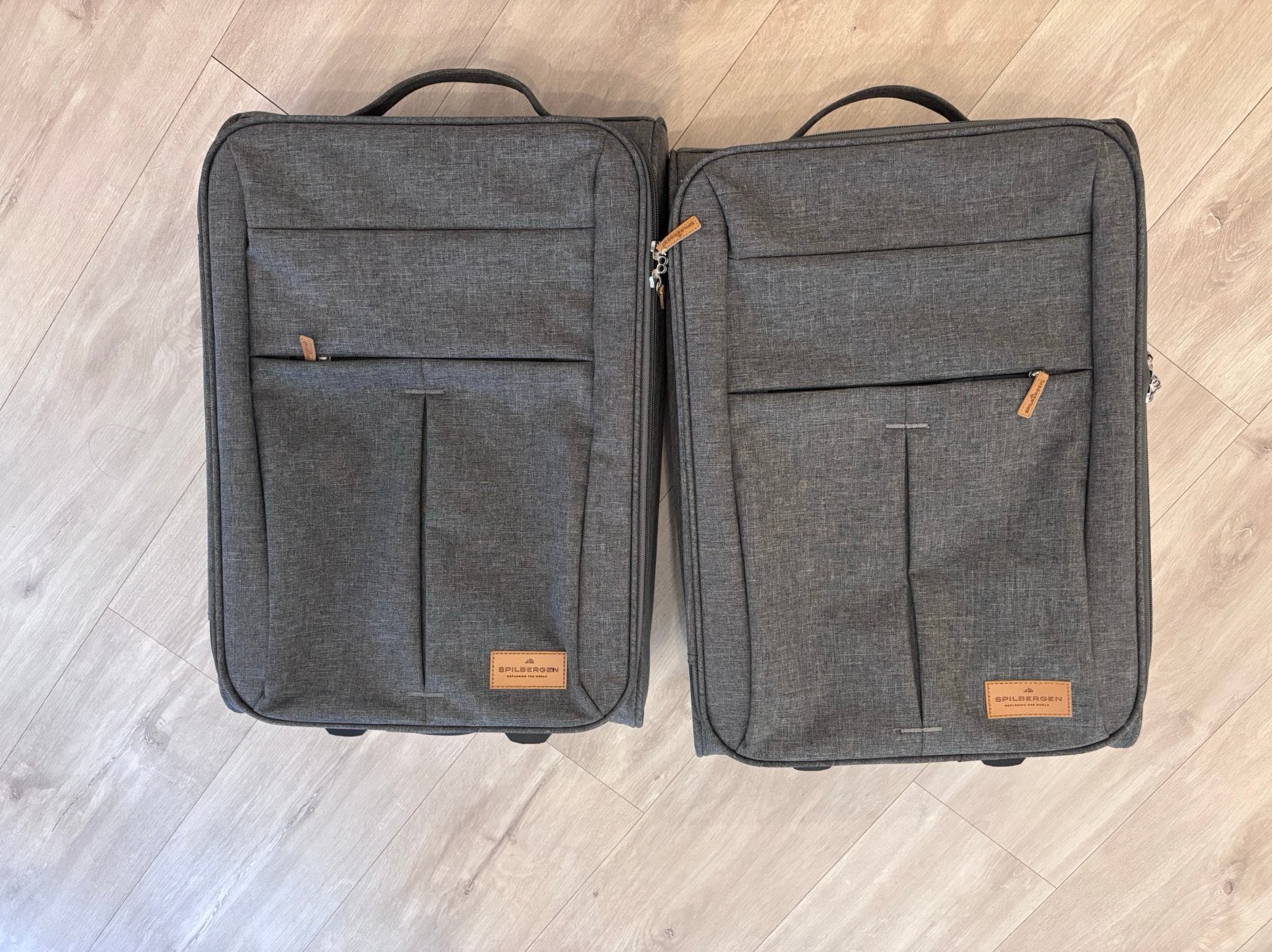 2 valiezen/koffers, Ophalen, Zo goed als nieuw
