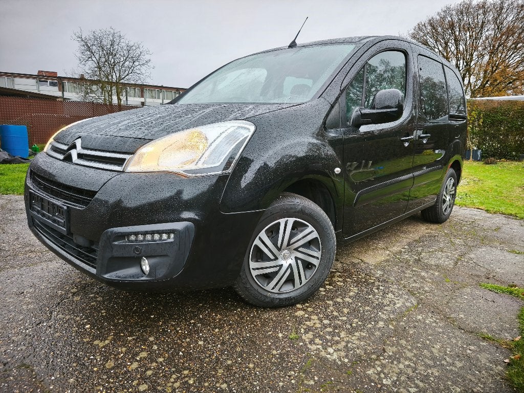 Citroen Berlingo 1.2i PureTech NAVI,PDC, Auto's, Voorwielaandrijving, Euro 6, Zwart, 119 g/km