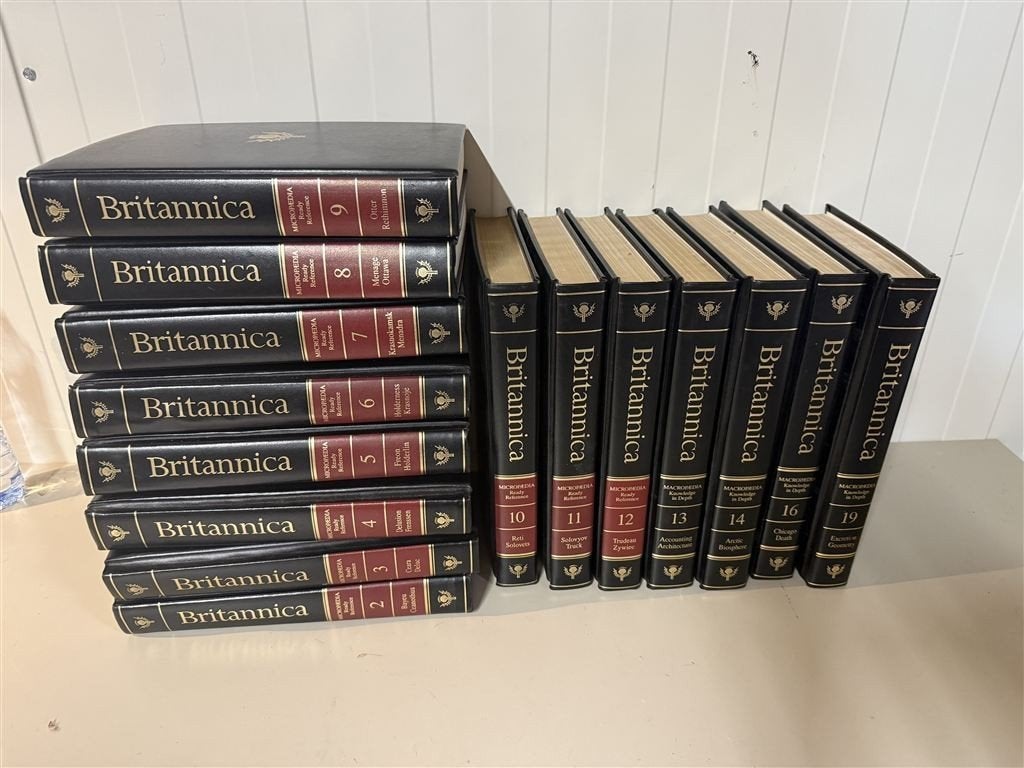 The New Encyclopedia Britannica 15th Edition Incomplete Set, Livres, Enlèvement ou Envoi, Comme neuf