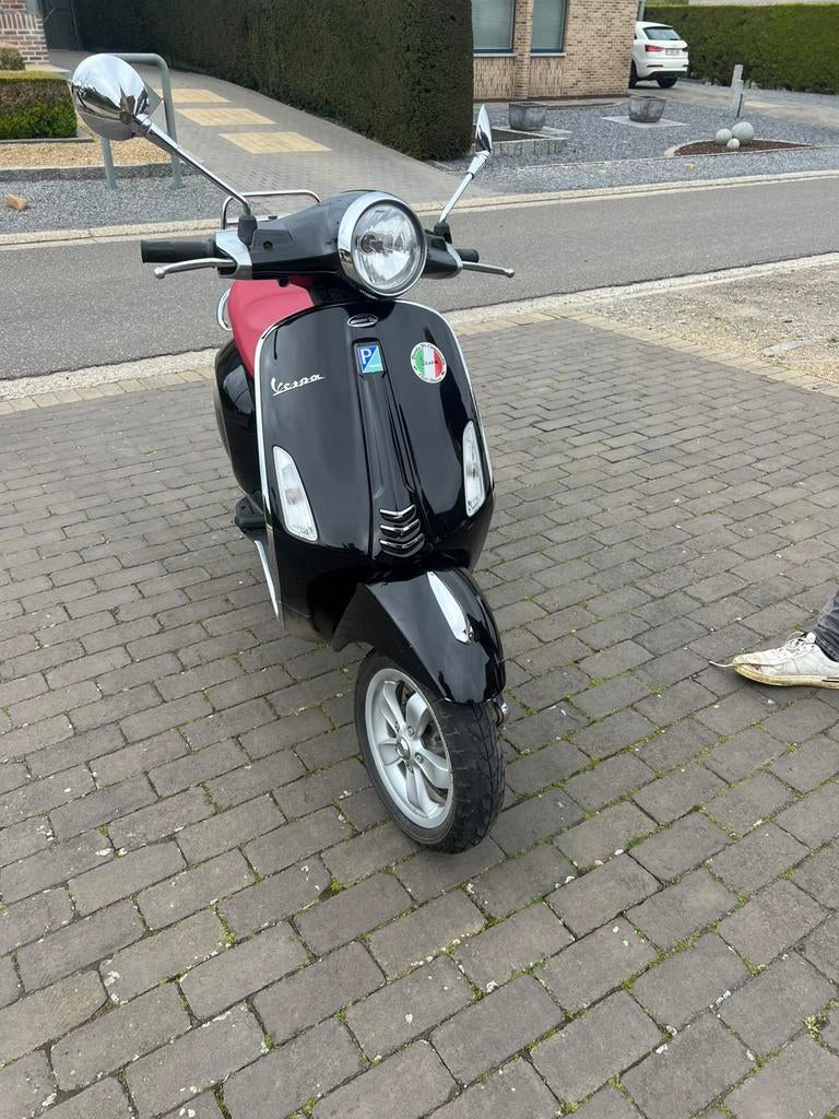 Vespa Primavera 49cc 2‑takt – Nero Vulcano (2014), Fietsen en Brommers, Scooters | Vespa, Gebruikt, Overige modellen, Klasse B (45 km/u)