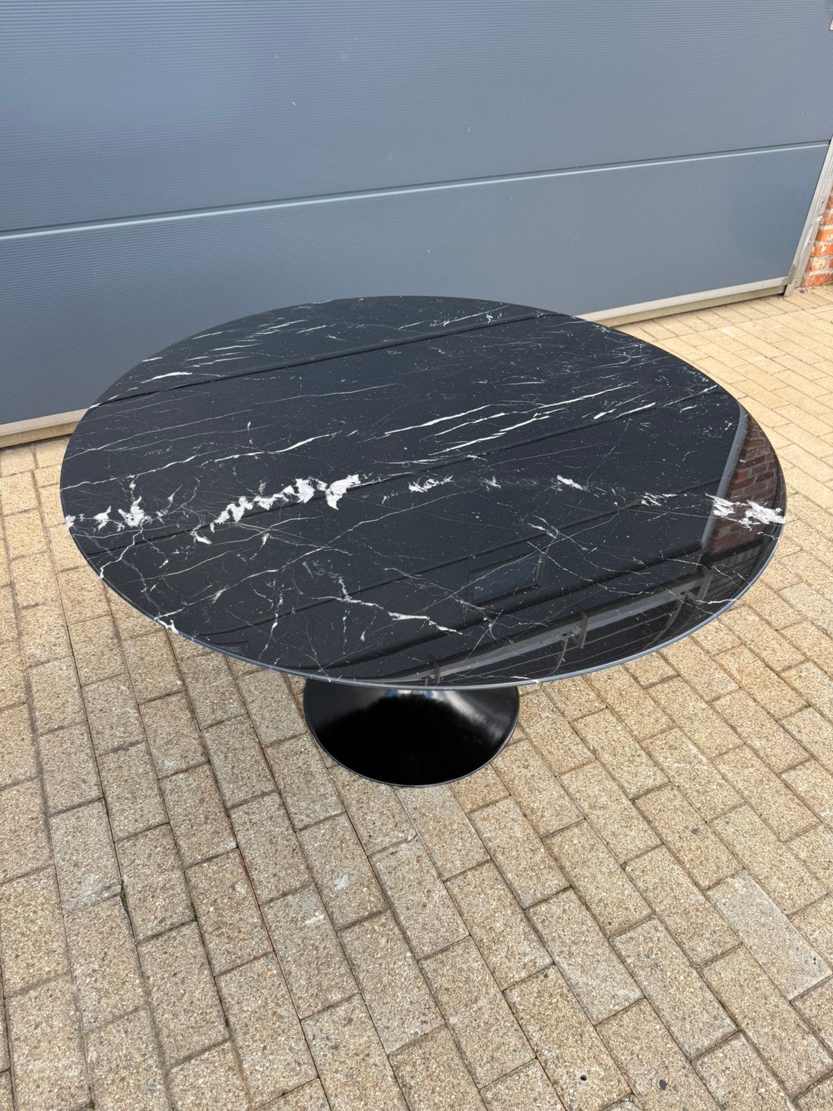 Table ronde originale Knoll Tulip Nero Marquina Saarinen, Enlèvement ou Envoi, Rond, Vitra togo mah jong ligne roset cor cassina b&b italia artifort