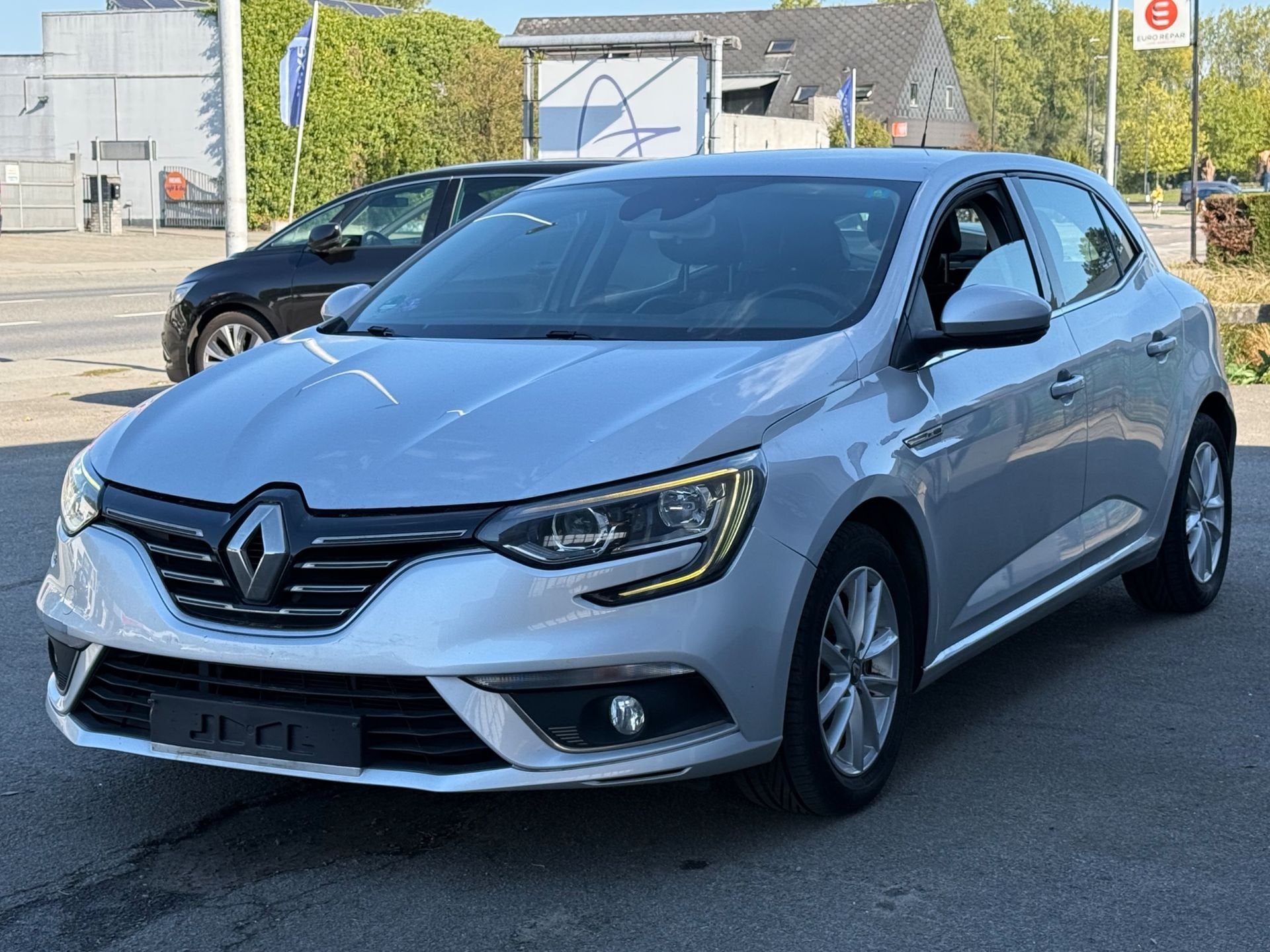 Renault Megane 1.2 Essence 2016 1 Jaar Garantie, Auto's, Voorwielaandrijving, Euro 6, Bedrijf, Zilver of Grijs