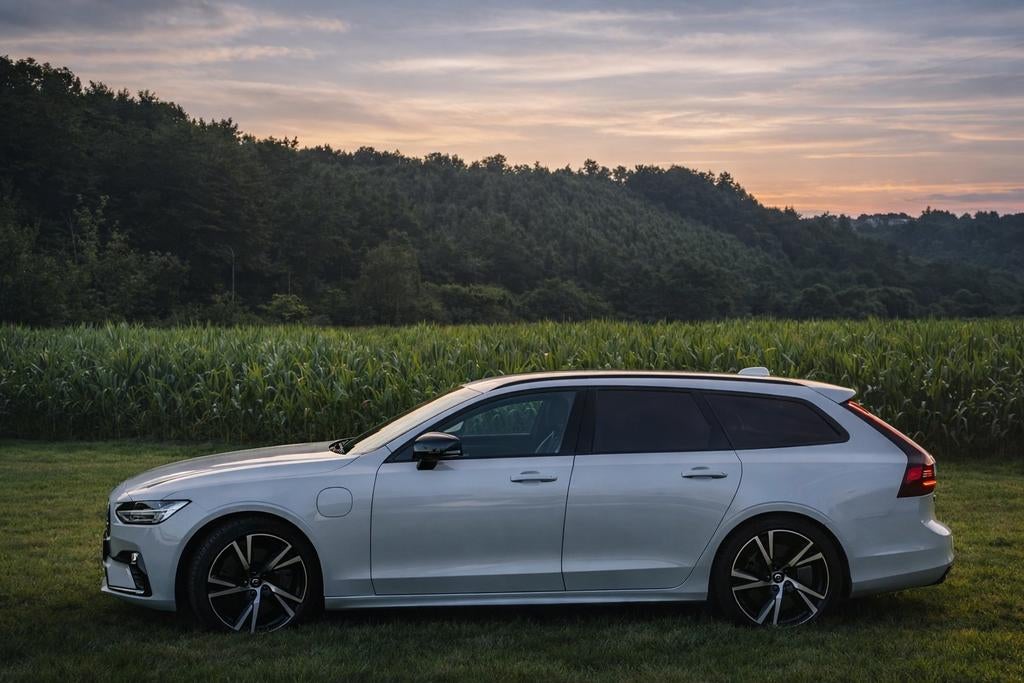 Volvo V90 2.0 T6 AWD 2022 Plug-in hybride, Auto's, Volvo, Automaat, V90, Wit, Break