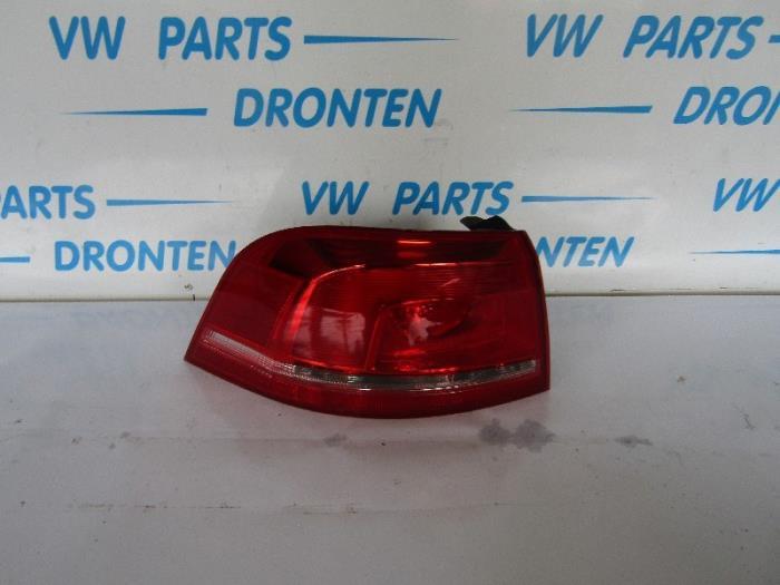 Feu arrière gauche d'un Volkswagen Passat, Volkswagen, -, 3 mois de garantie, Utilisé