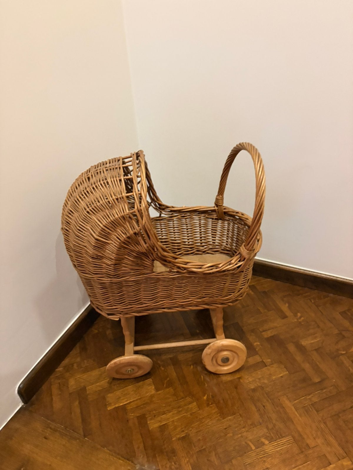 Rotan poppenwagentje, Ophalen, Gebruikt
