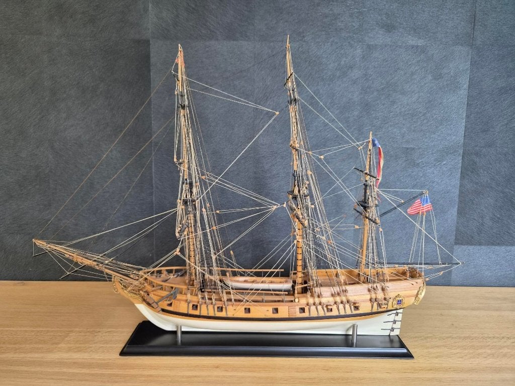 Maquette de bateau en bois Rattlesnake, Enlèvement, Comme neuf, 1:50 à 1:200, Autres marques