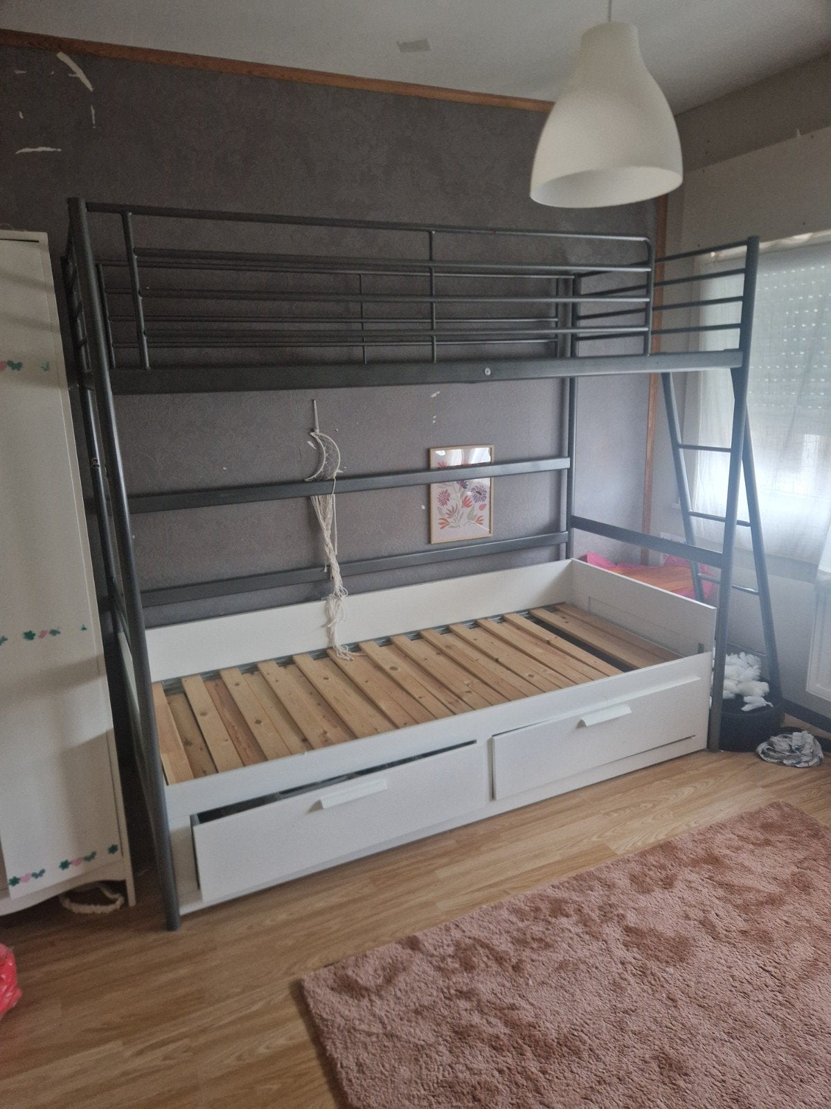 grijze ijzere stapelbed te koop!, Huis en Inrichting, Ophalen of Verzenden, Stapelbed