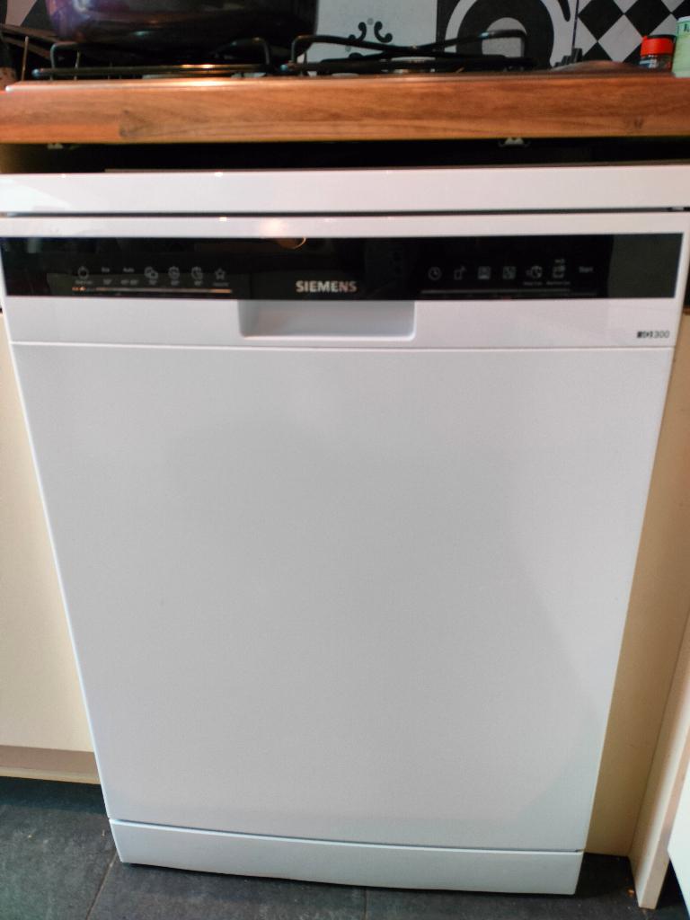 Lave vaisselle SIEMENS, Ophalen, Minder dan 85 cm, Tussenbouw, Minder dan 10 liter