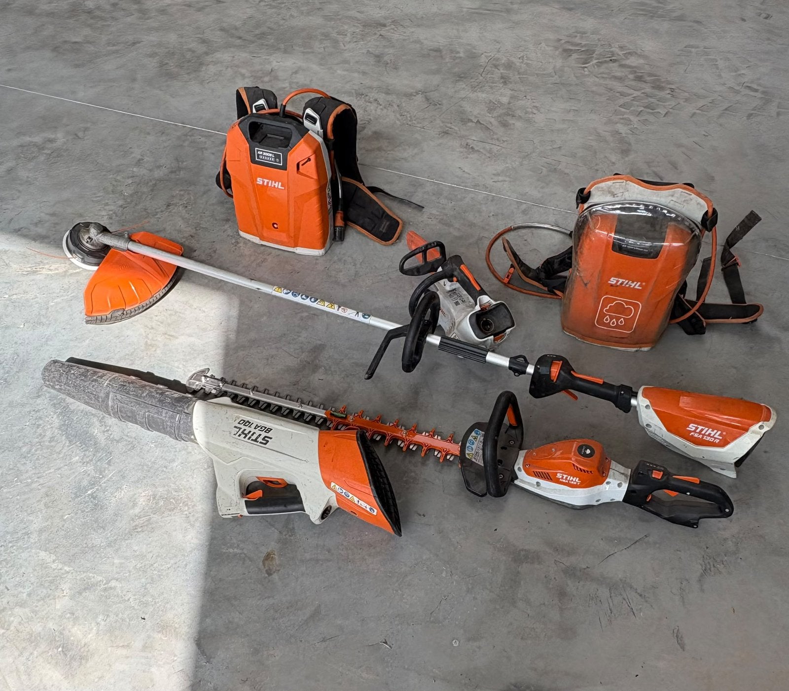Set STIHL accu tuingereedschap – bosmaaier, heggenschaar,ccu, Ophalen of Verzenden, Zo goed als nieuw