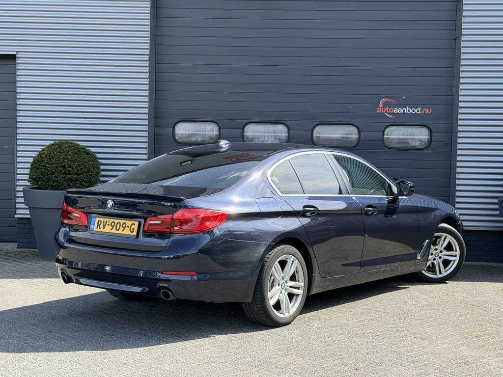 BMW 5-serie 520i High Executive | Navigatie | Lederen Bekled, Auto's, BMW, Automaat, Achterwielaandrijving, Gebruikt, 4 cilinders