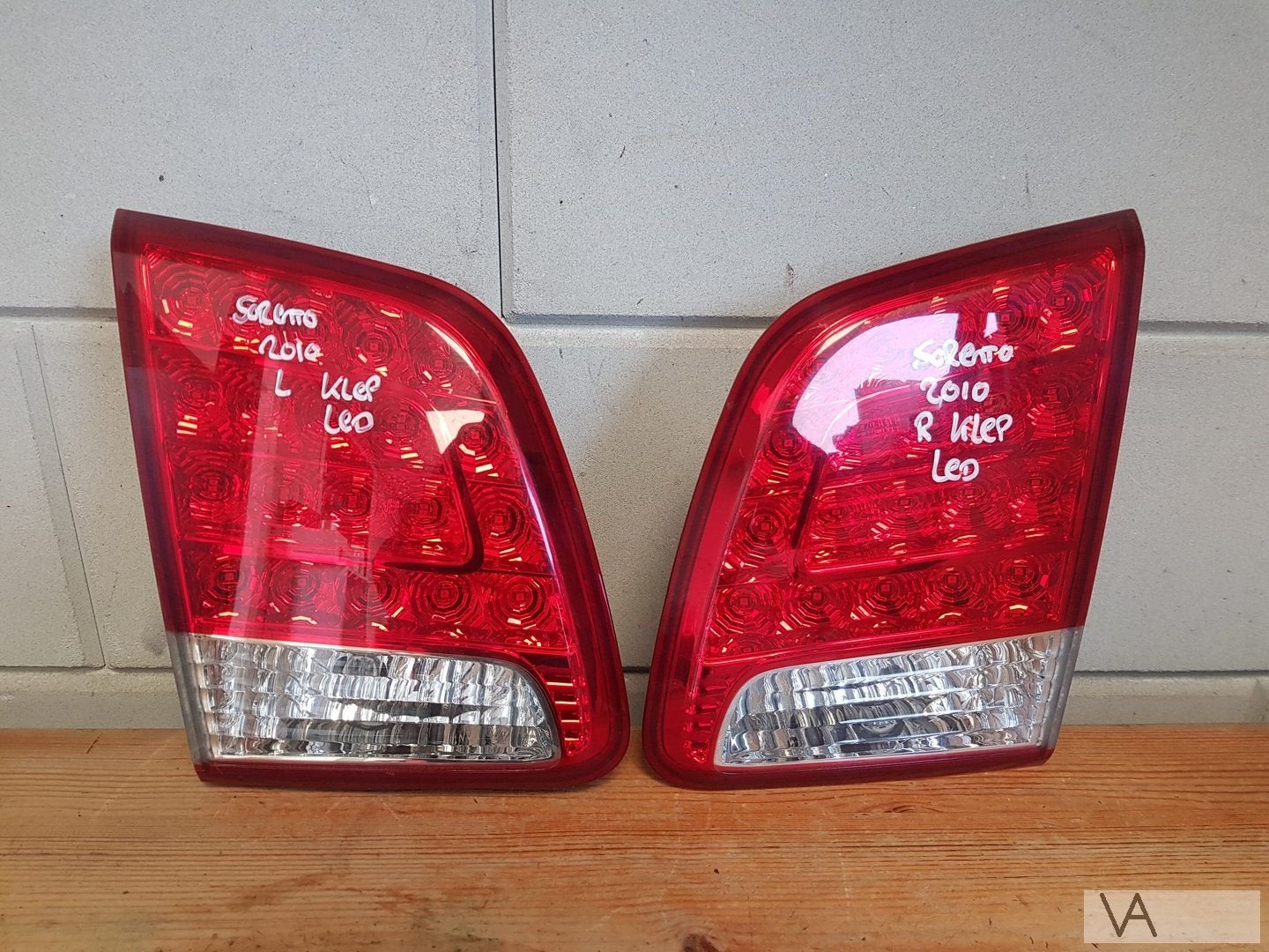 Kia Sorento 2009 - 2014 achterlicht links rechts op klep LED, Kia, -, Utilisé, -