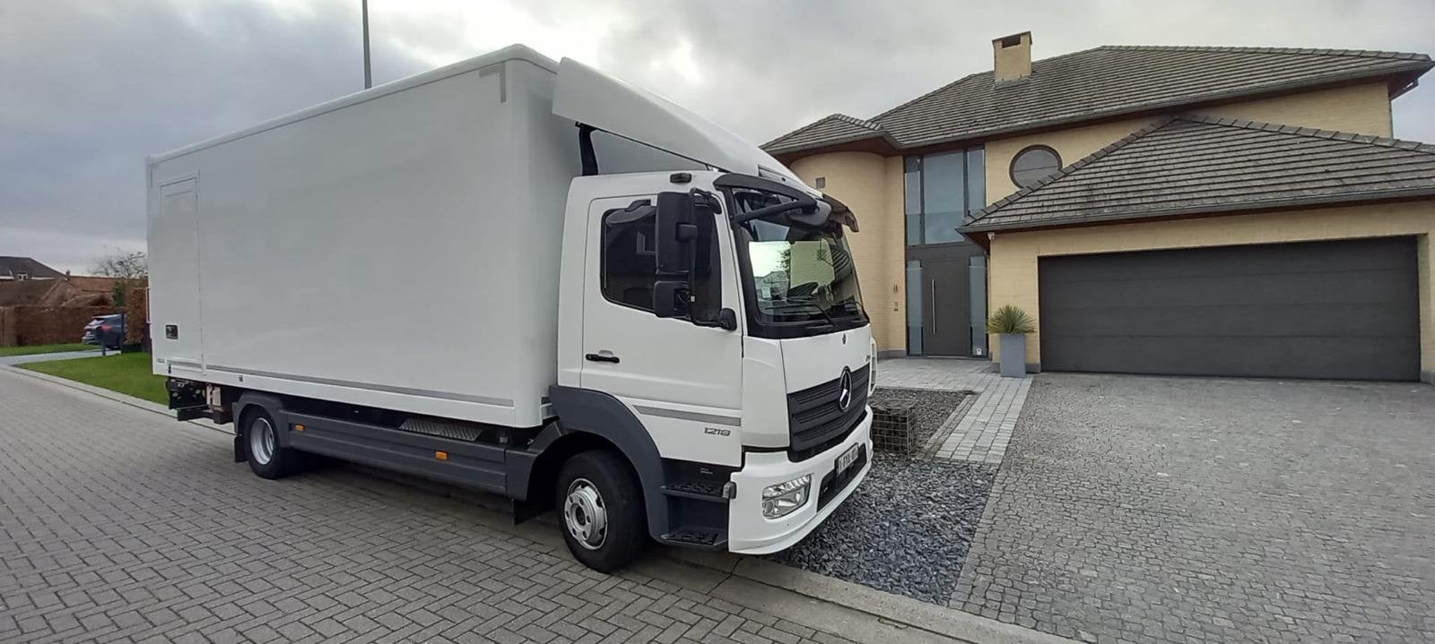Mercedes atego camion met laadklep