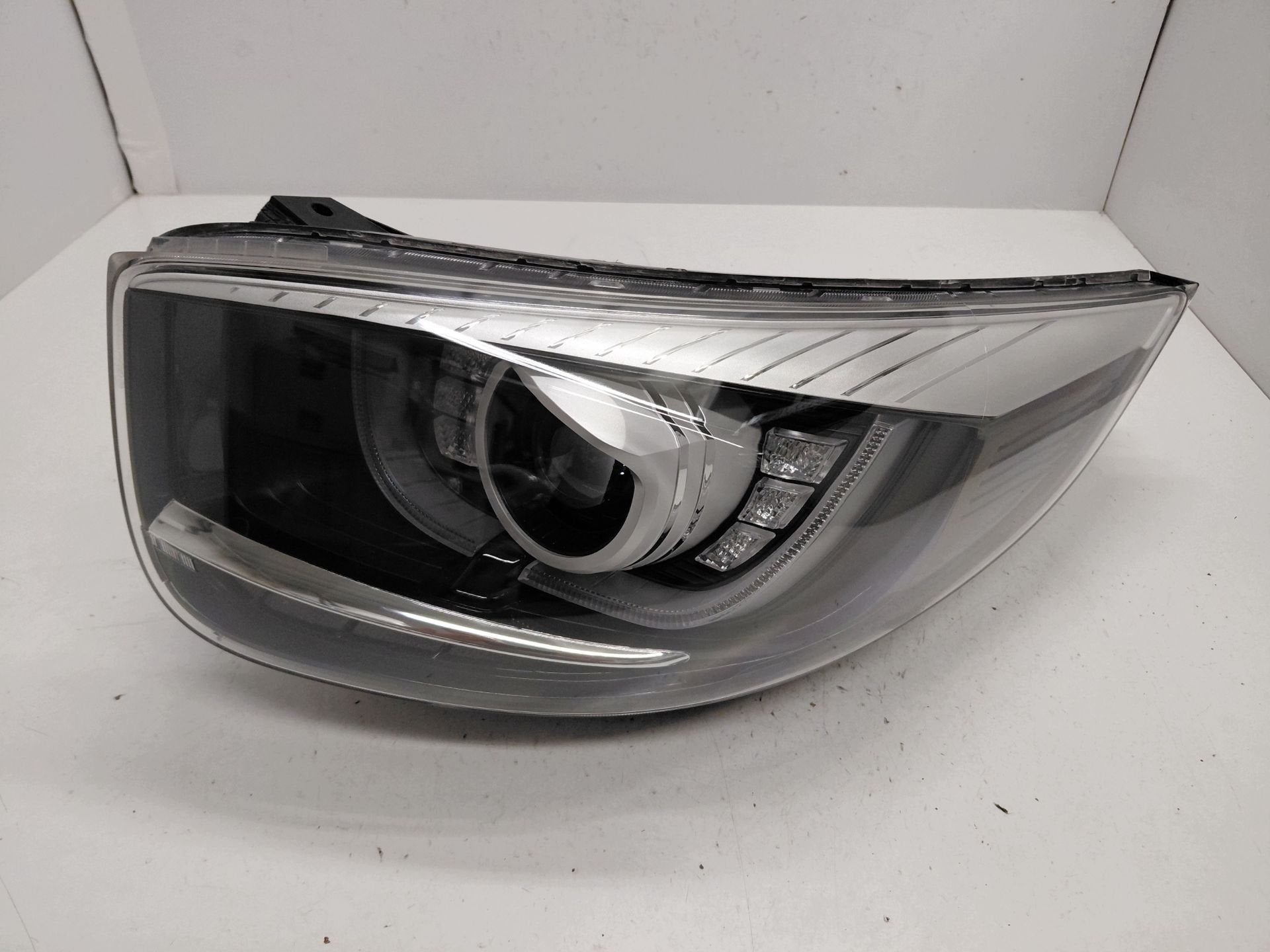 KIA Picanto III Koplamp Links KIA, Auto-onderdelen, Heolleung-ro 12
06797  Seoul, Info@kia.com, Kia Corporation, Gebruikt