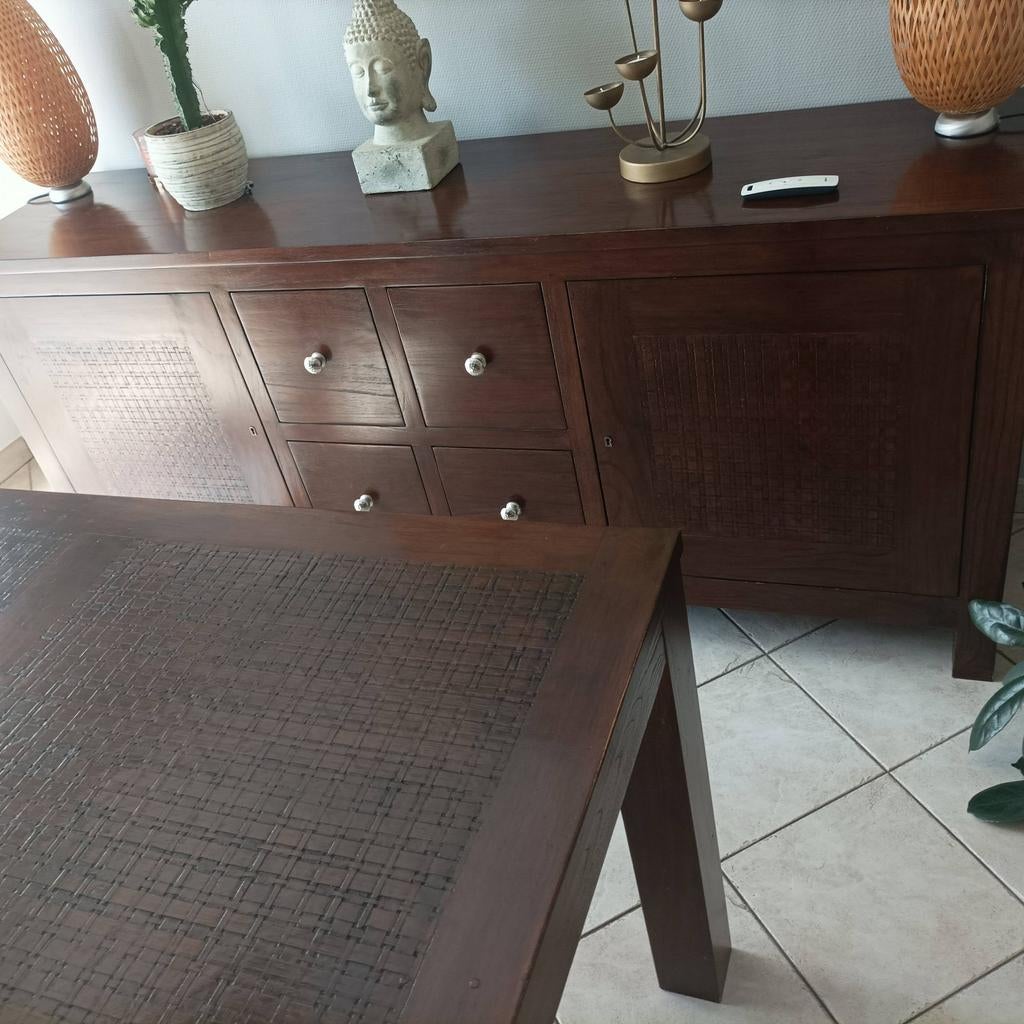 Mooie vierkante tafel+houten dressoir, Ophalen