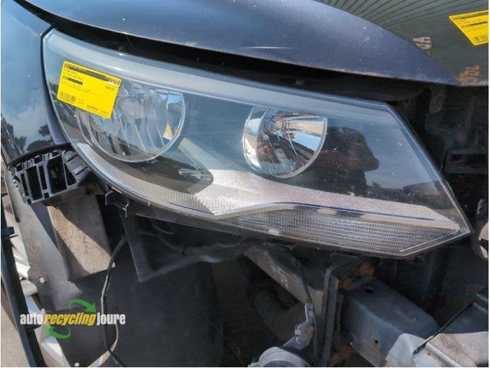 Phare droit d'un Volkswagen Tiguan, -, Volkswagen, -, 3 mois de garantie