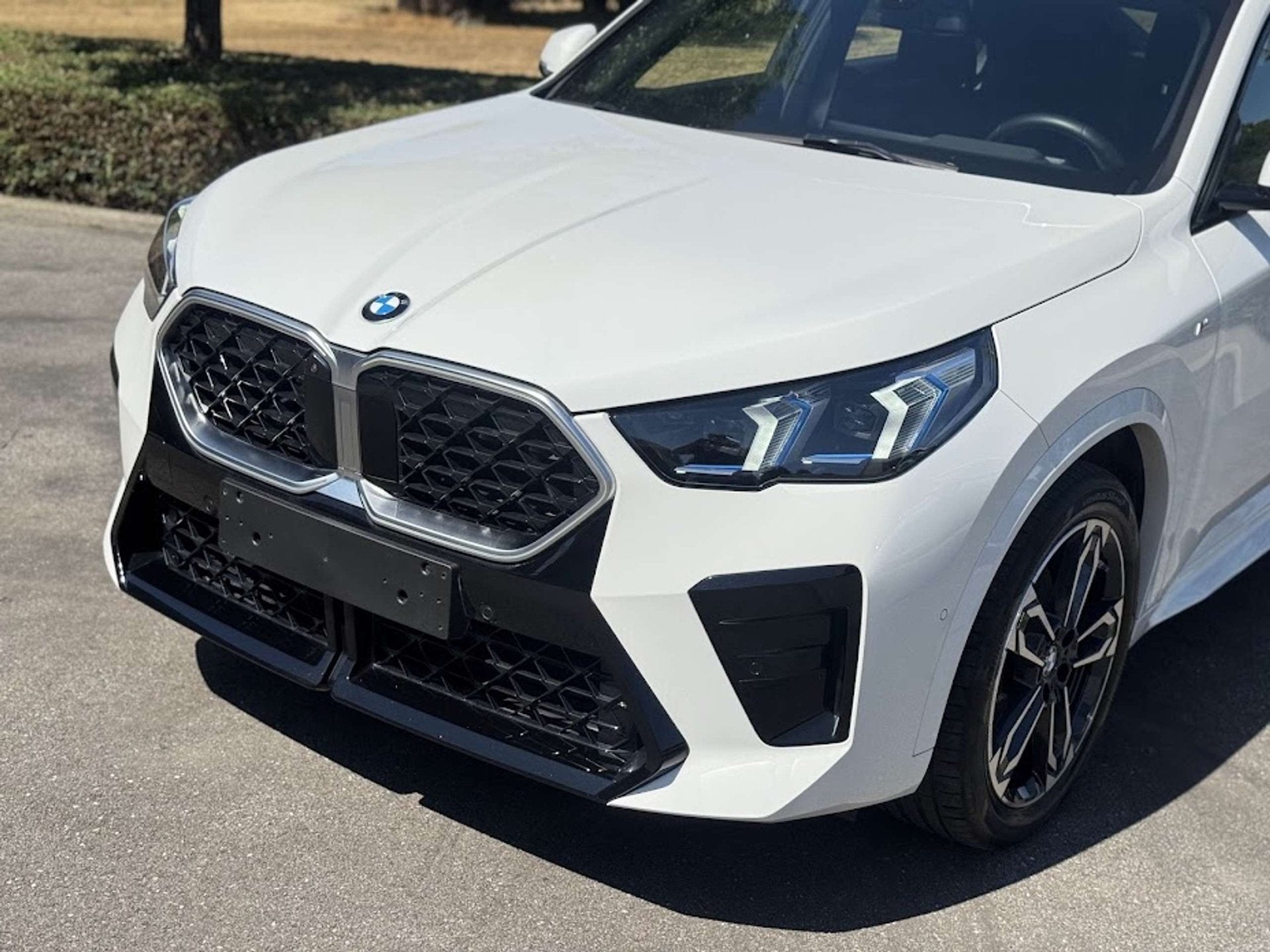 BMW X2 sDrive20i M Sport / HUD / 360CAM / ICONIC GLOW, Euro 6, 1645 kg, 5 portes, 5 places
