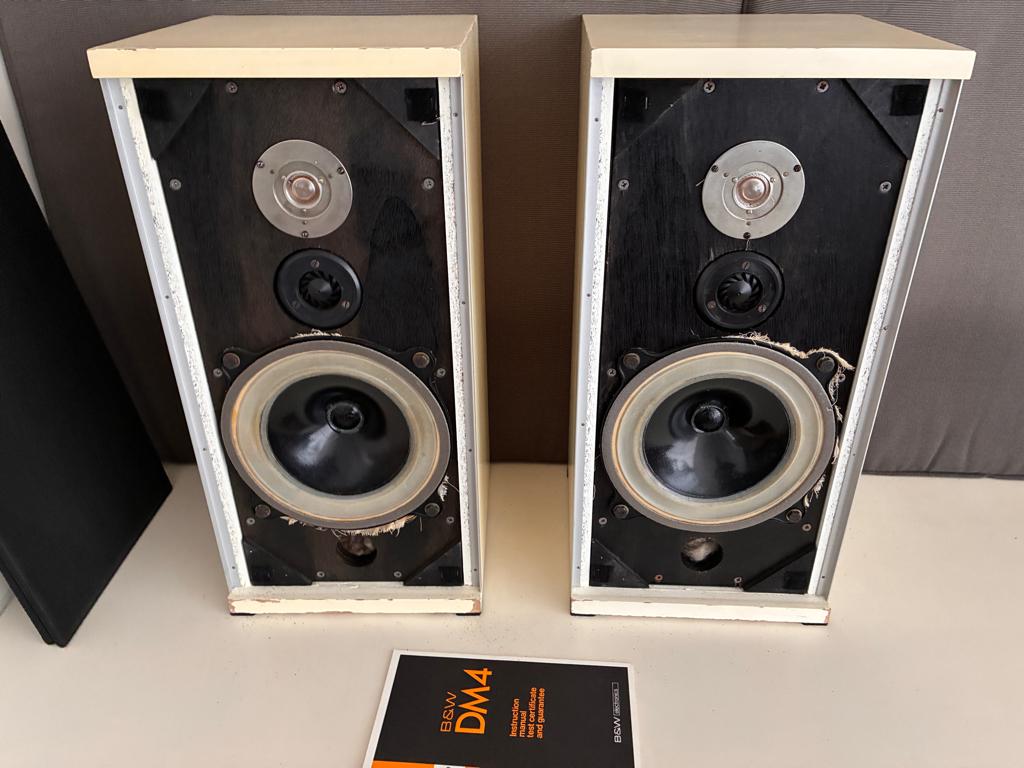 Collectors item , Vintage Bowers & Wilkins DM4 Witte Versie, 60 à 120 watts, Enlèvement, Utilisé, Bowers & Wilkins (B&W)