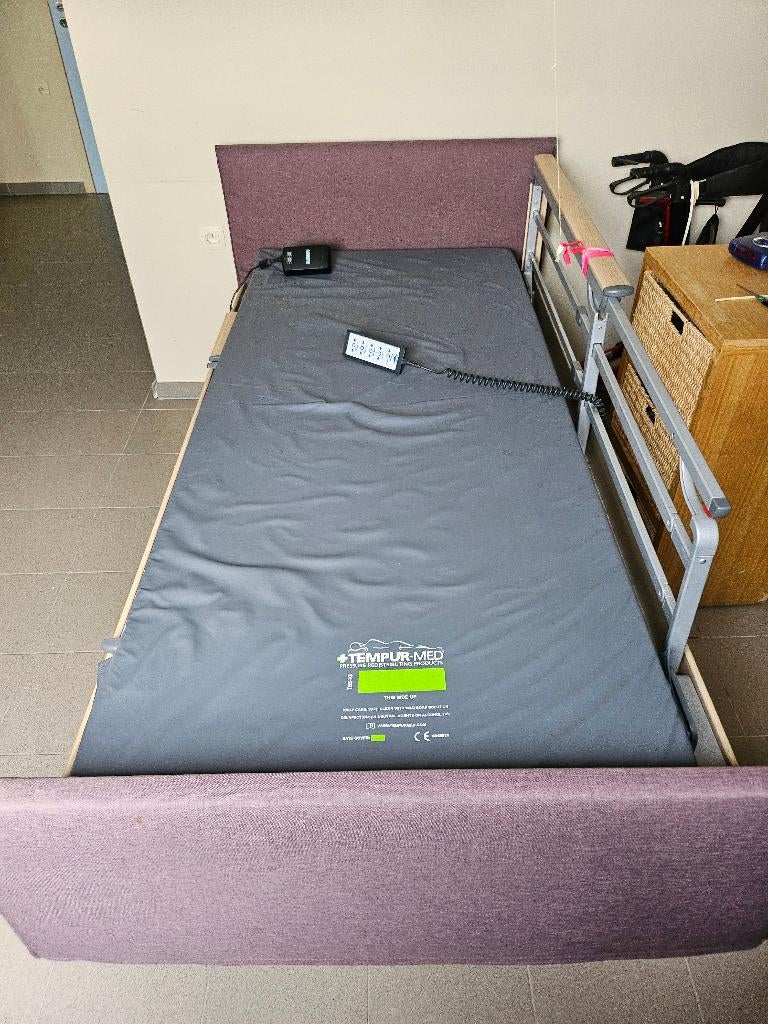 Bed, 100 cm, Brun, Enlèvement, Utilisé