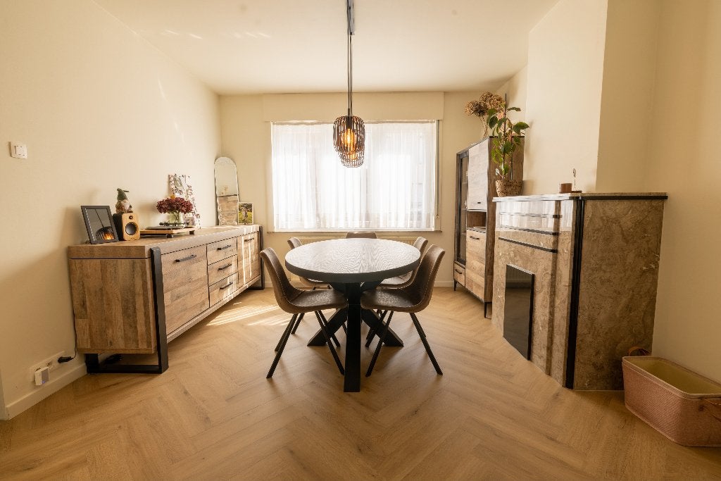 Volledige eetkamerset met TV-meubel (stoelen tegen meerprijs, Huis en Inrichting, Ophalen, Zo goed als nieuw, Modern landelijk