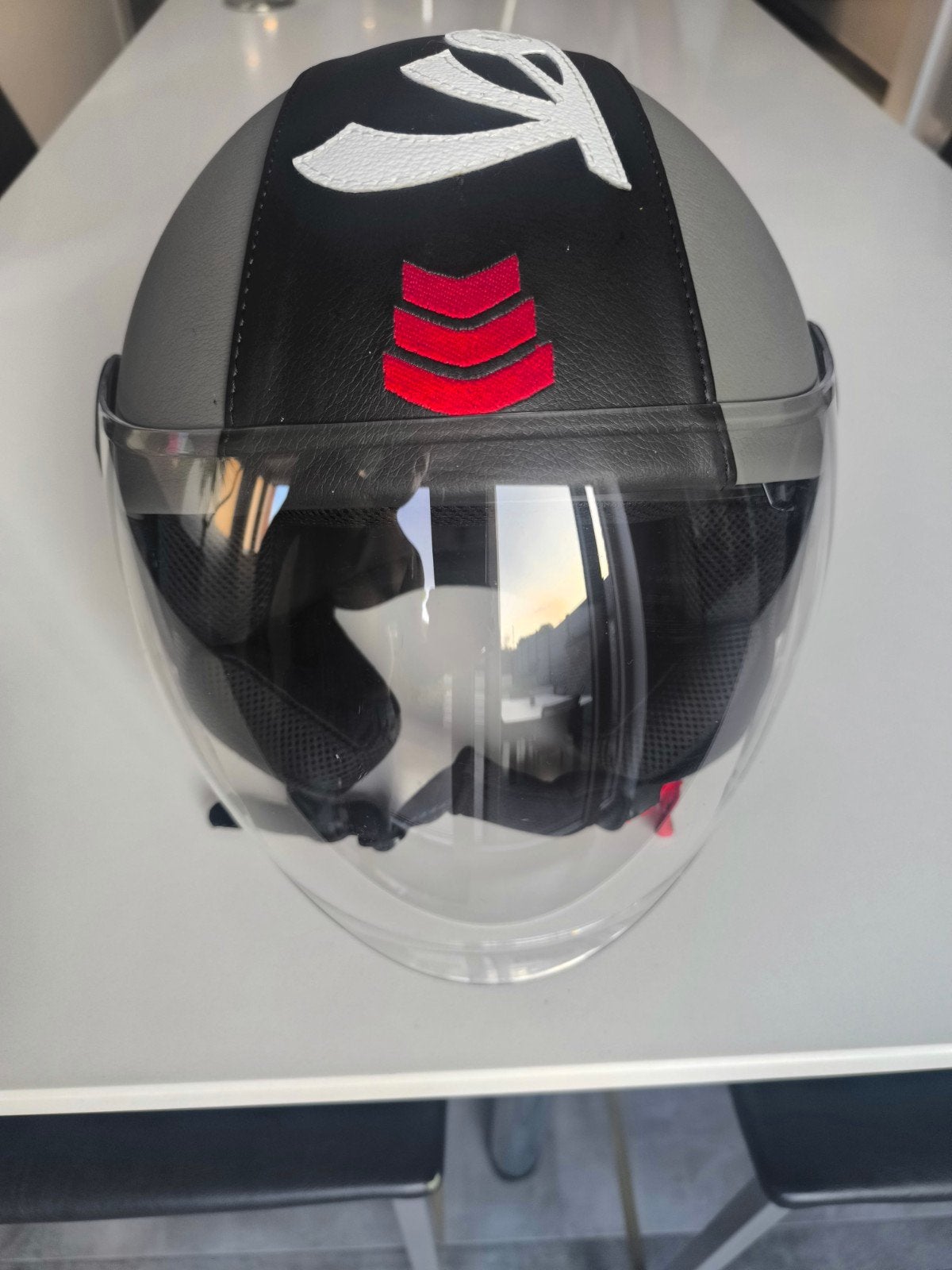 casque vespa personnalisé gts 300 super sport, Vélos & Vélomoteurs, Enlèvement ou Envoi, Comme neuf, Large