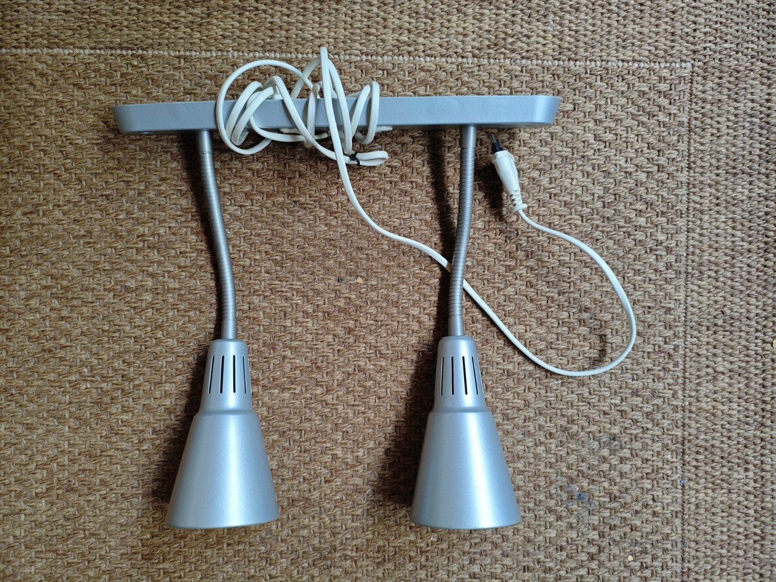 Double applique argentée Ikea Kvart avec double int, Enlèvement, IKEA, Gris
