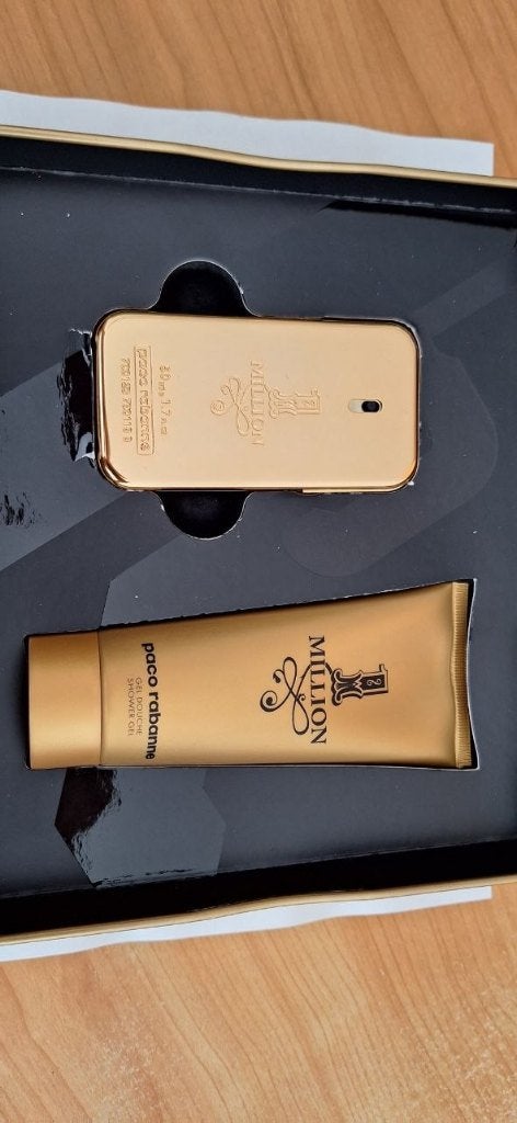 Paco Rabanne parfum set met douchegel, Bijoux, Sacs & Beauté, Beauté | Parfums, Enlèvement, Neuf