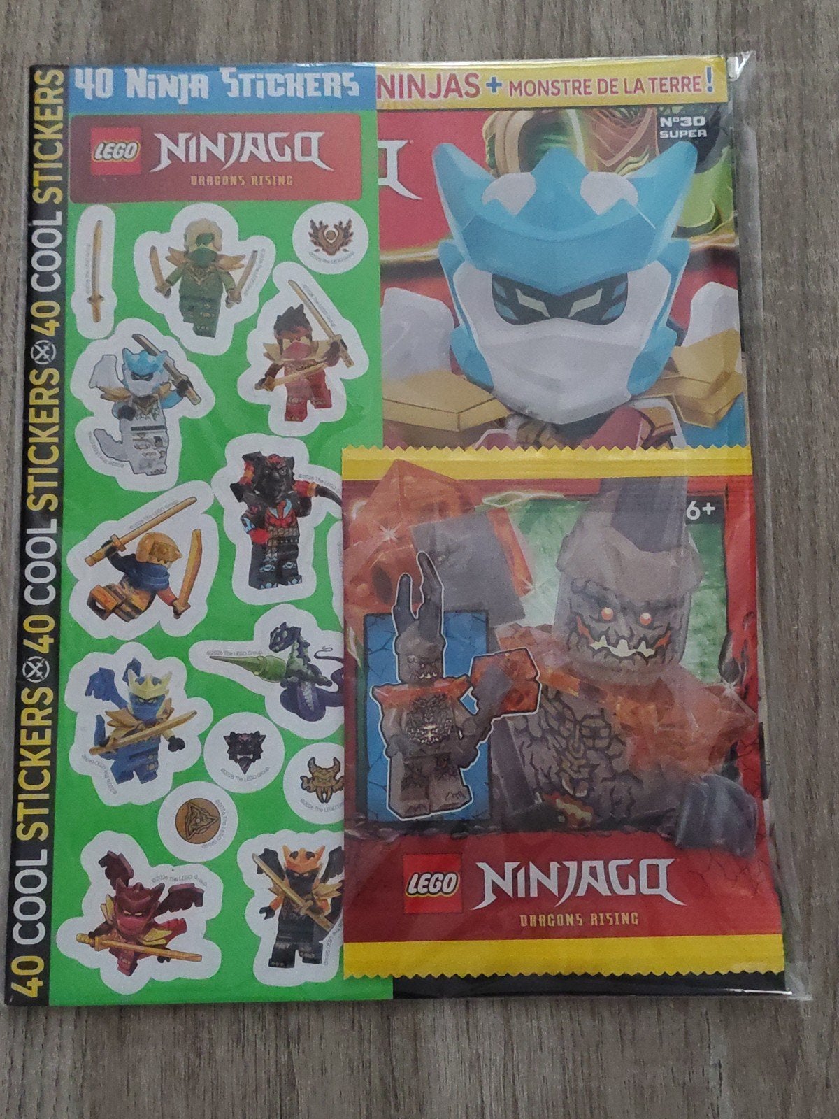 Lego magazine Ninjago figurine n30, Neuf, Enlèvement ou Envoi, Lego, Minifigurines incluses