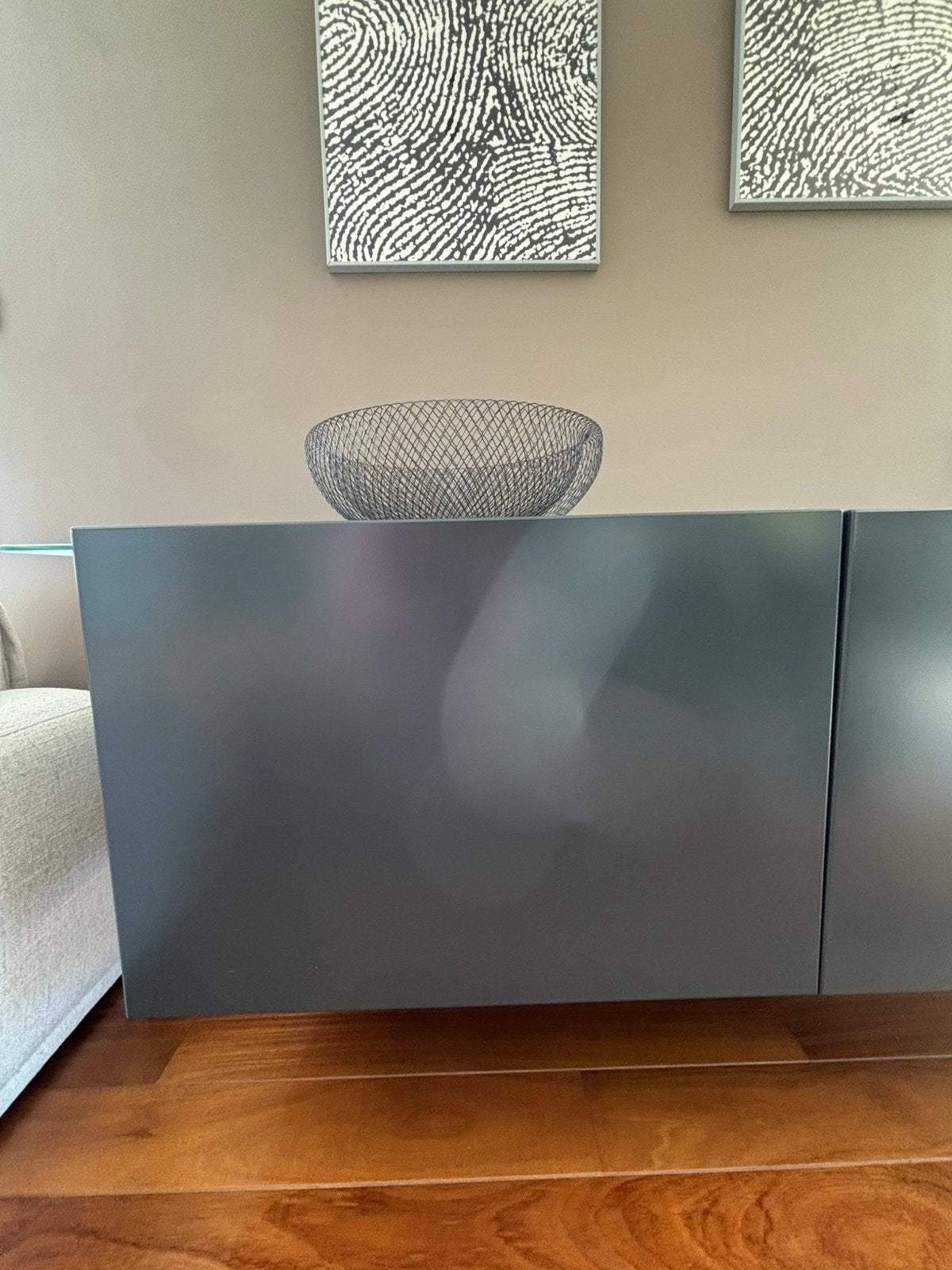 🩵 Design hangdressoir met glazen blad, Huis en Inrichting, Ophalen, Gebruikt, Design, Met lade(s)