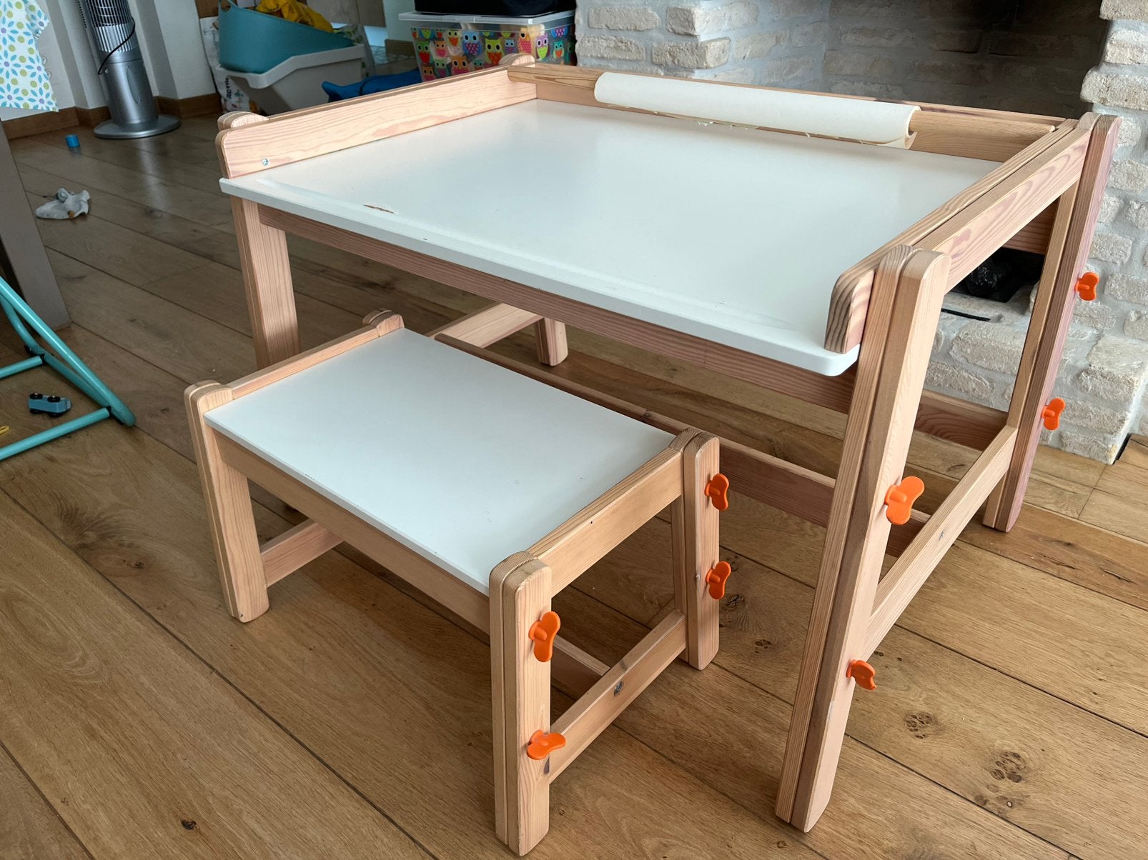 Ikea tekentafel kinderen met zitbankje, 60 euro (nieuw 140), Ophalen, Gebruikt, Tafel(s) en Stoel(en)