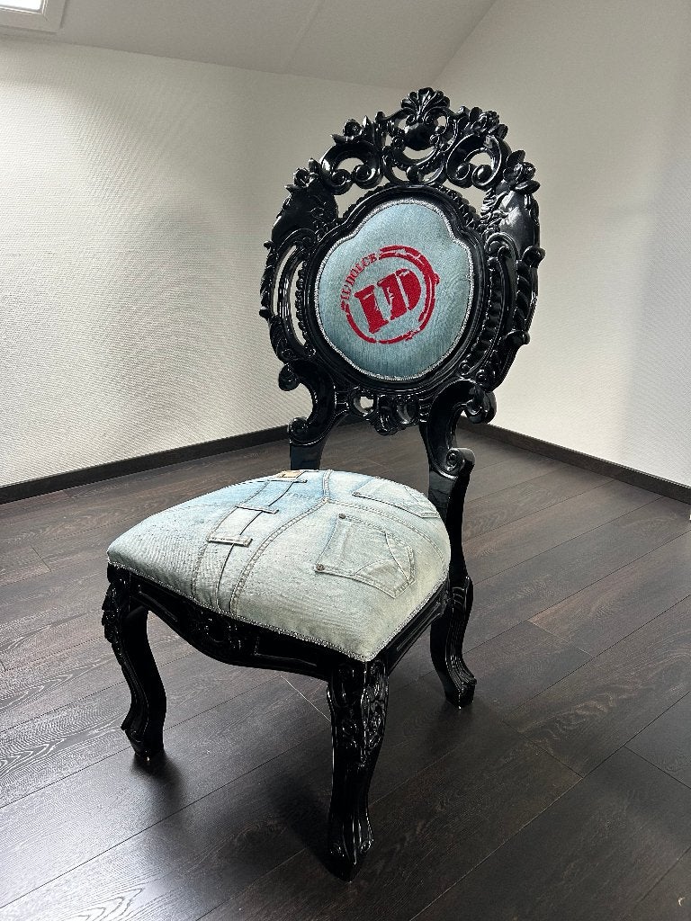 Barokke statement stoel – zwart gelakt met denim bekleding, Ophalen, Hout, Zwart, Zo goed als nieuw