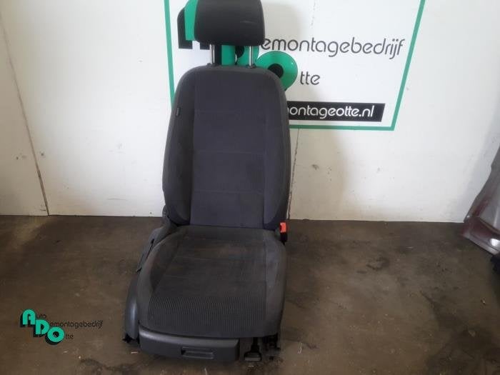 Siège droit d'un Volkswagen Jetta (Jetta 05-), Volkswagen, -, 3 mois de garantie, Utilisé