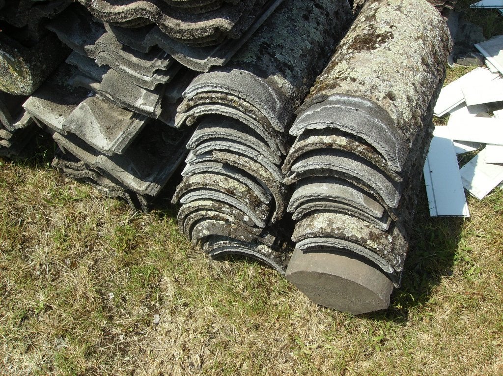 gratis  betonpannen 100 vierkante m  en 13 nokpannen, Doe-het-zelf en Bouw, Dakpannen en Dakbedekking, Ophalen, Gebruikt