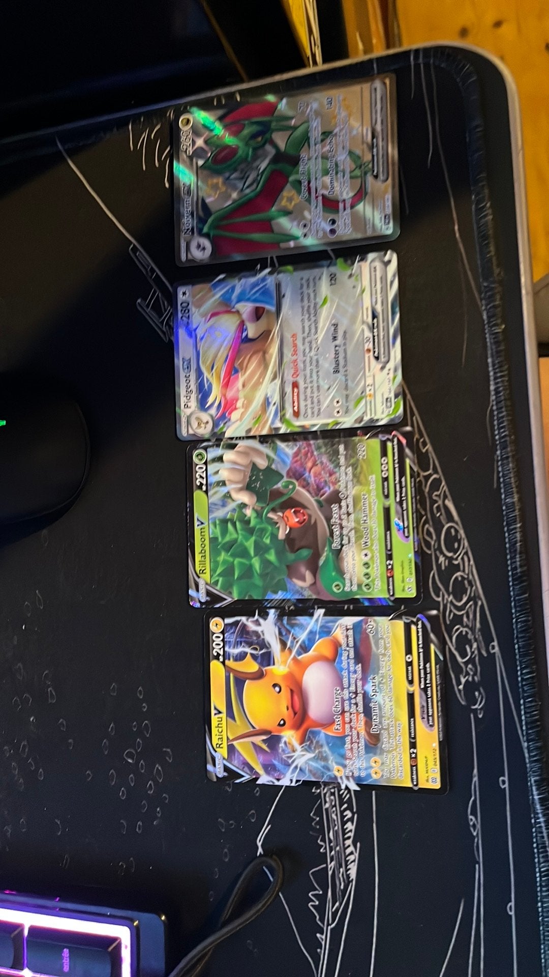 RaichuV, pidgeotEX, pillaboomV, noivern EX, Enlèvement, Comme neuf, Plusieurs cartes