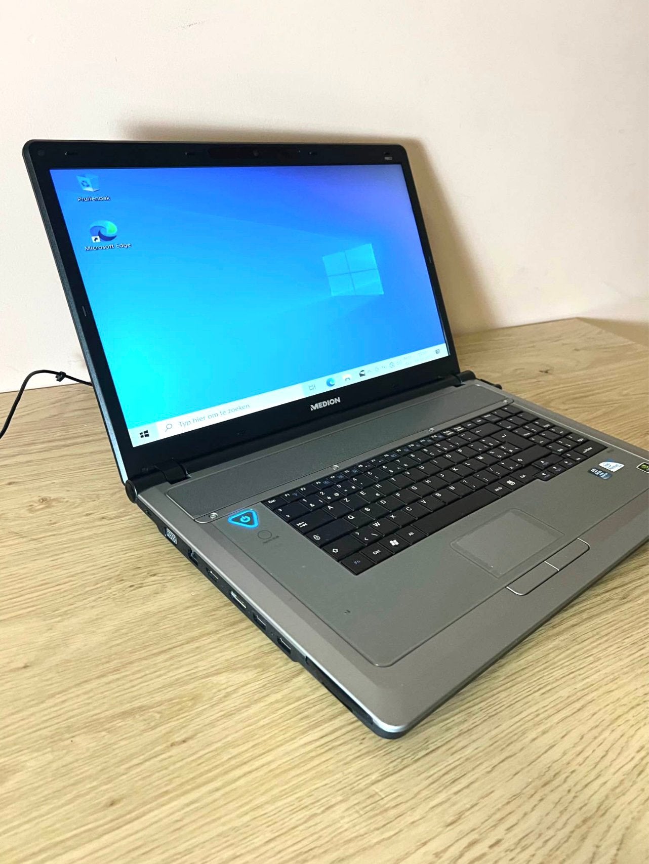Laptop Medion, Informatique & Logiciels, Chargeurs d'ordinateur portable, Enlèvement ou Envoi, Comme neuf