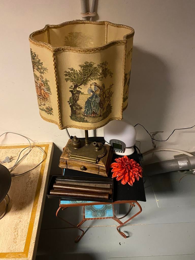 opruiming antiek h beelden lampadaire, Ophalen