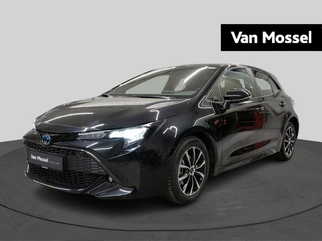 Toyota Corolla 1.8 Hybrid Dynamic e-CVT | Navi | Camera | Ve, Gebruikt, 750 kg, 4 cilinders, 72 kW