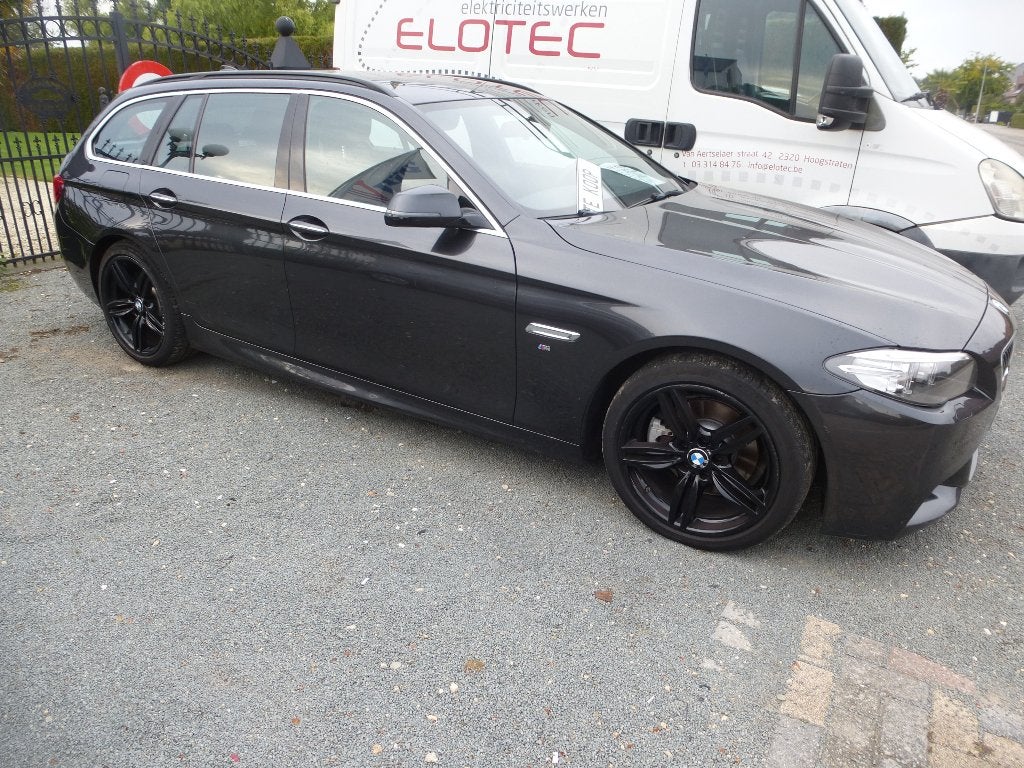 BMW 520 D X DRIVE, Stof, 4 cilinders, https://public.car-pass.be/verfy/7783-4988-9336, Zwart