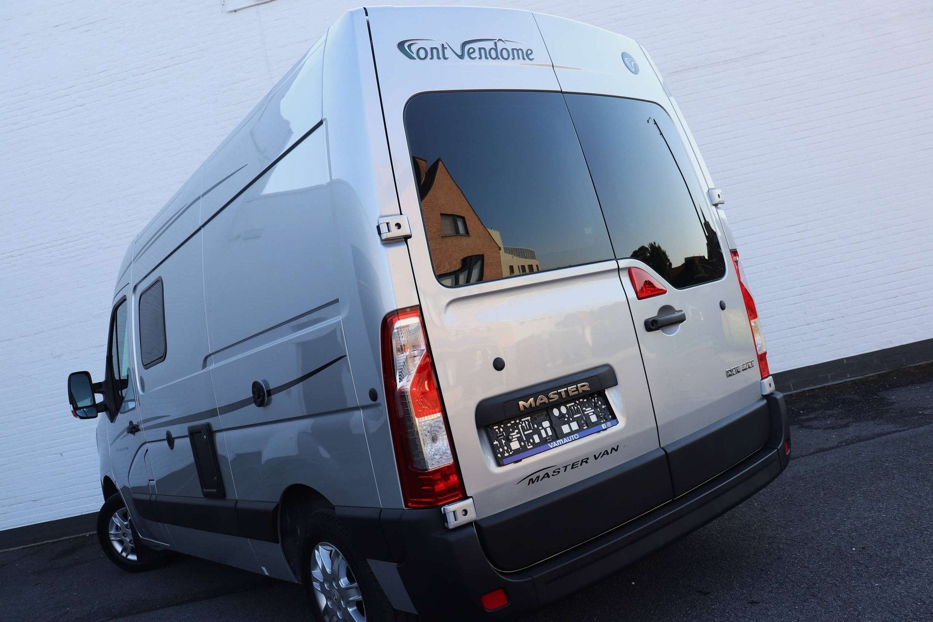 Renault Master Van XS Font Vendome 2.3 D Camper - 4 Seat/Cru, 100 kW, 4 zetels, Stof, Gebruikt