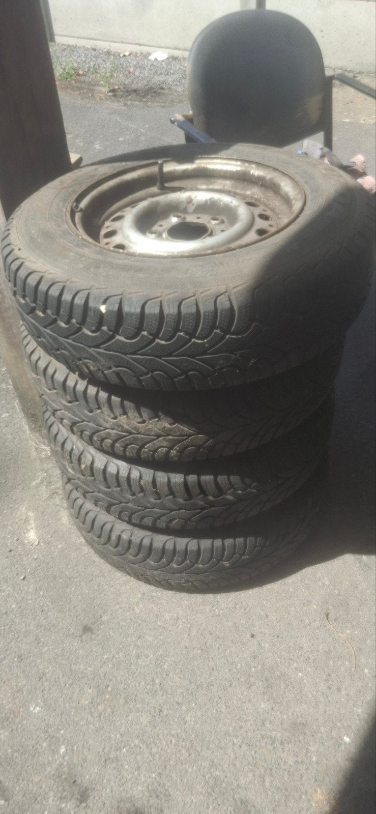 autobanden Montero 175/80 R14 88T op velgen – goede staat, Ophalen