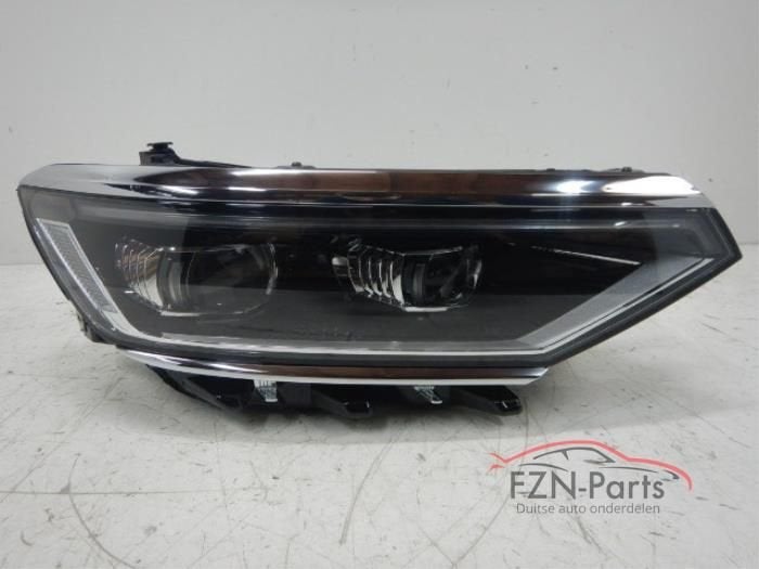 VW Passat B8 Facelift Matrix IQ-Light Koplamp Rechts, Ophalen of Verzenden, Gebruikt