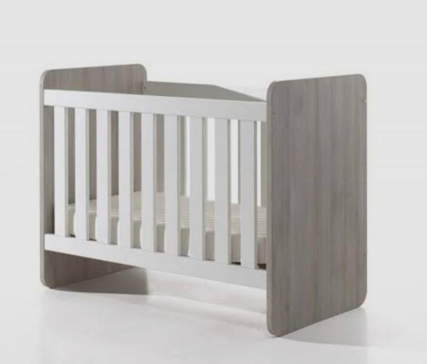 Babykamer met meegroeibed, Kinderen en Baby's, Kinderkamer | Complete kinderkamers, Ophalen, Zo goed als nieuw